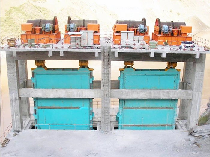 Spillway Gate Hoist with Double Lifting Point